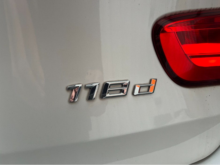 2017 BMW 1 Series - image 7