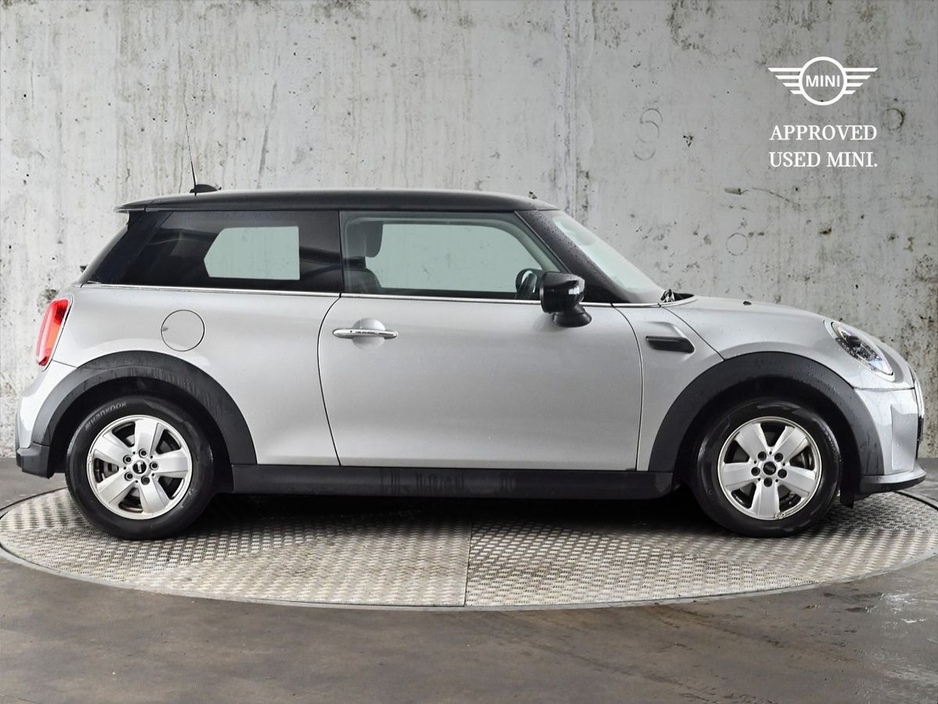 2024 MINI Hatch 3-Door Cooper Classic €29,900