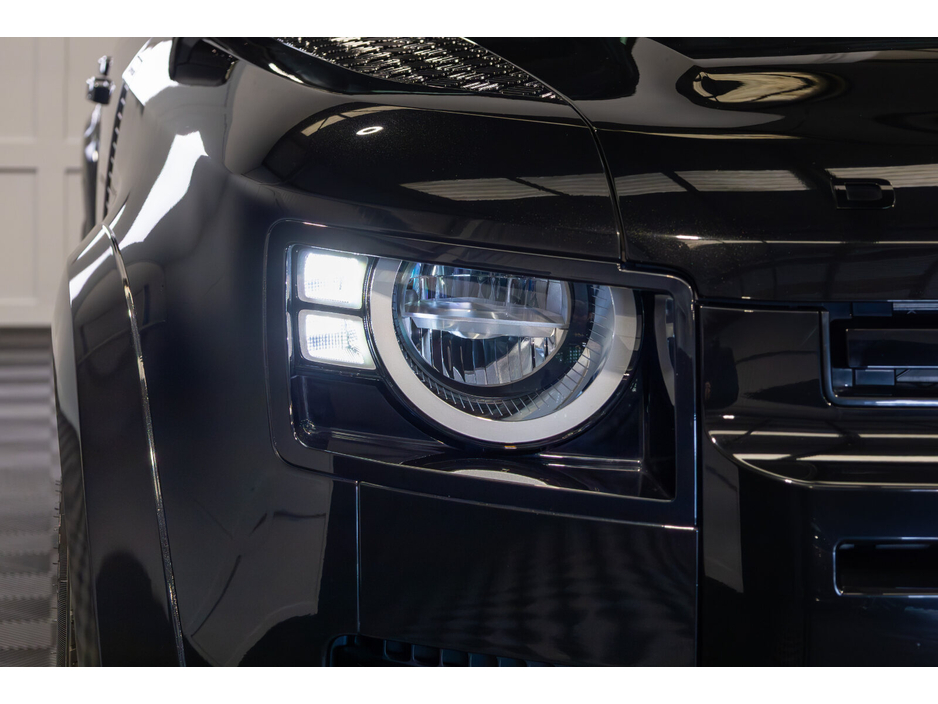 2023 Land Rover Defender - image 15