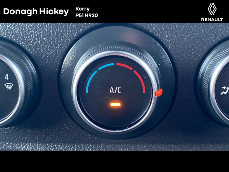 2023 Renault Master - image 16