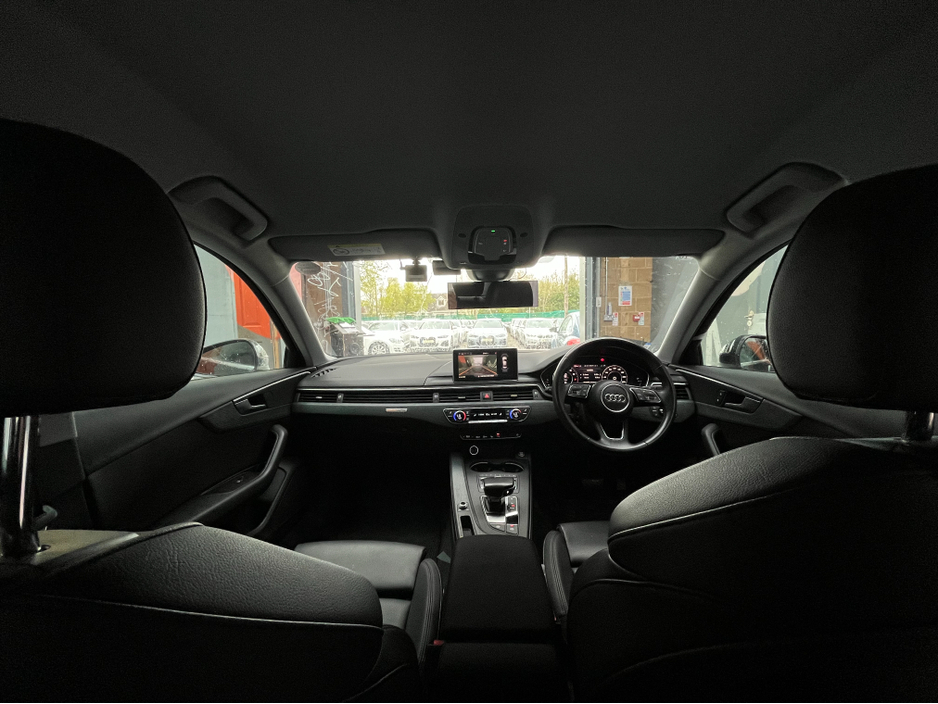 2018 Audi A4 - image 12