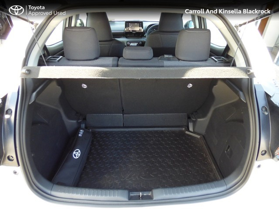 2024 Toyota Yaris - image 10