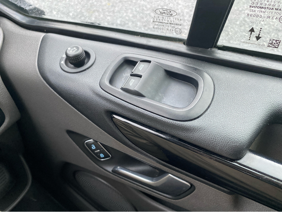 2021 Ford Transit Custom - image 17