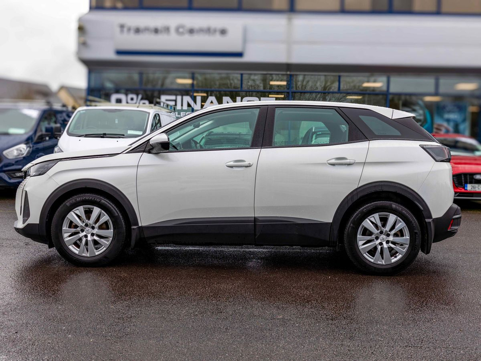 2021 Peugeot 3008 - image 11