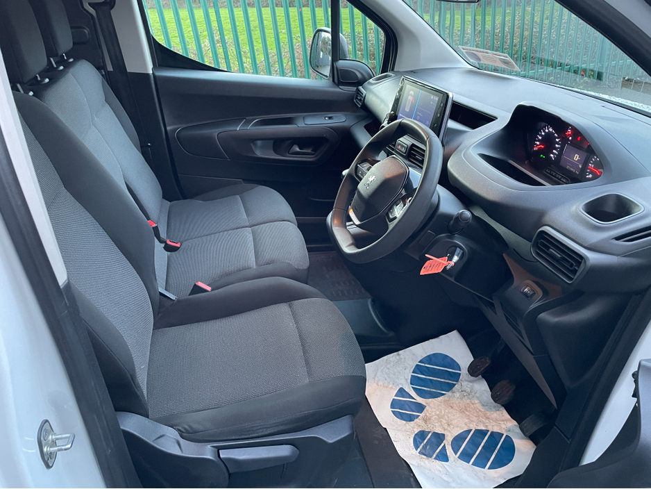 2023 Peugeot Partner PROFESSIONAL PLUS 1.5 HDI HIGH SPEC! NEW DOE! €14,995
