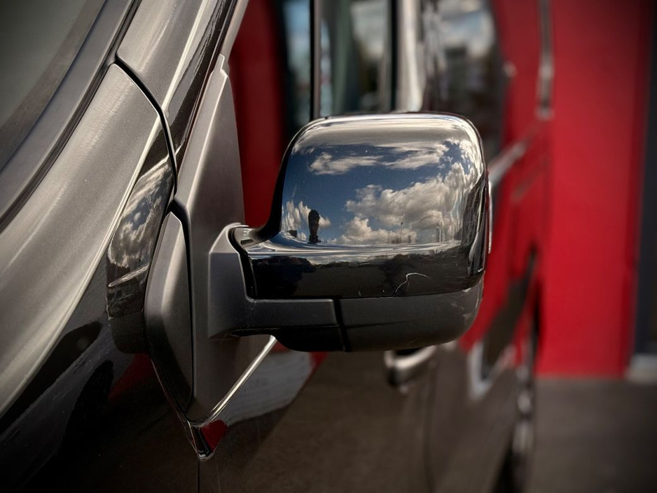 2023 Renault Trafic - image 25