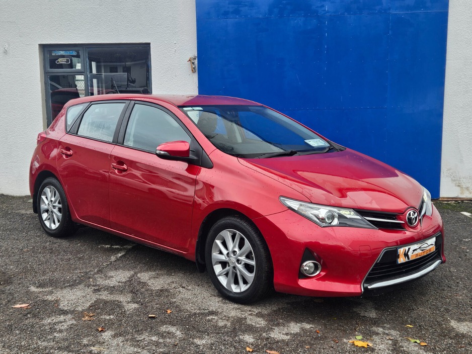 2015 Toyota Auris D-4D 90 (1.4) 5Dr Aura €8,950