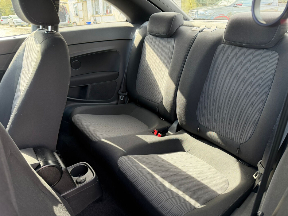 2016 Volkswagen Beetle - image 16