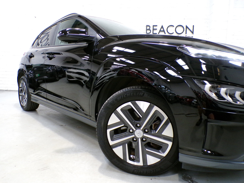 2022 Hyundai Kona 2022*64KWH*ONLY 18,000 MILES*HYUNDAI KONA PREMIUM EV*484KM RANGE*FULL HYUNDAI SERVICE HISTORY*PREMIUM PACK*2 CHARGER*1 OWNER*FANTASTIC CONDITION SPEC Bluetooth,Apple car €22,900