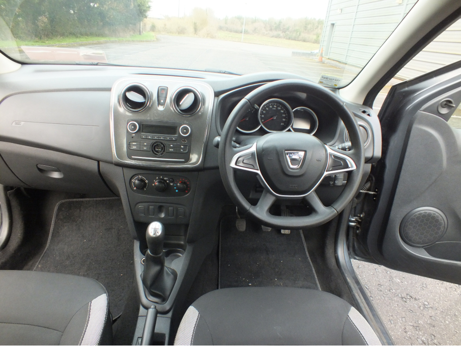 2017 Dacia Sandero - image 7