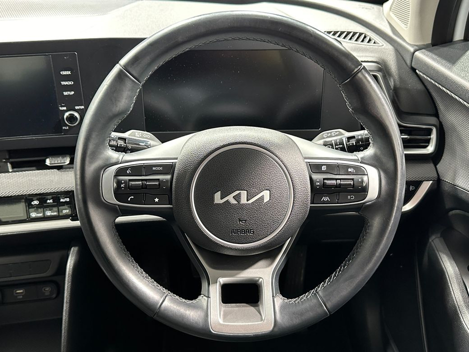 2022 Kia Sportage - image 12