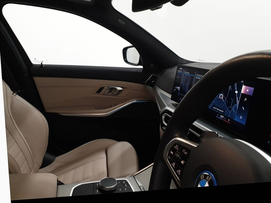2024 BMW 3 Series - image 12