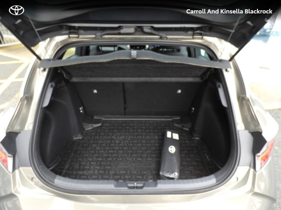 2020 Toyota Corolla Hybrid Luna HB €21,950