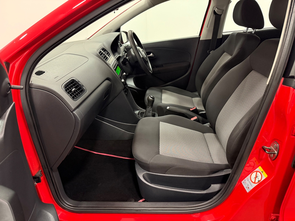 2013 Volkswagen Polo - image 10