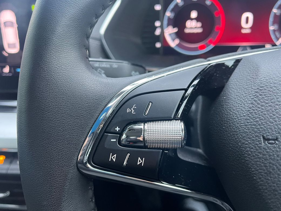 2024 Skoda Octavia - image 8