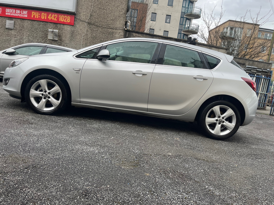 2013 Opel Astra SRI 1.4 I 100PS 5DR €4,995