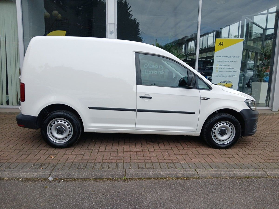 2019 Volkswagen Caddy - image 5