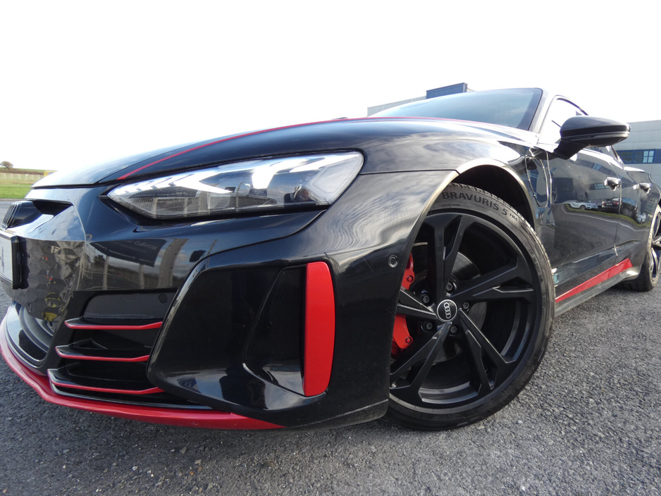 2022 Audi e-tron - image 10