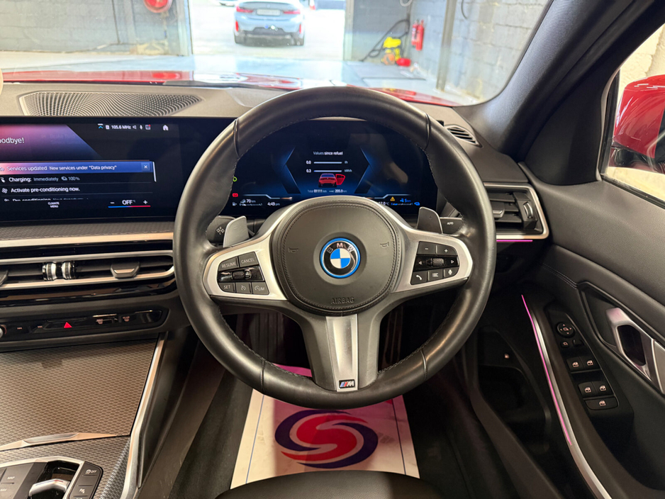 2023 BMW 3 Series - image 14