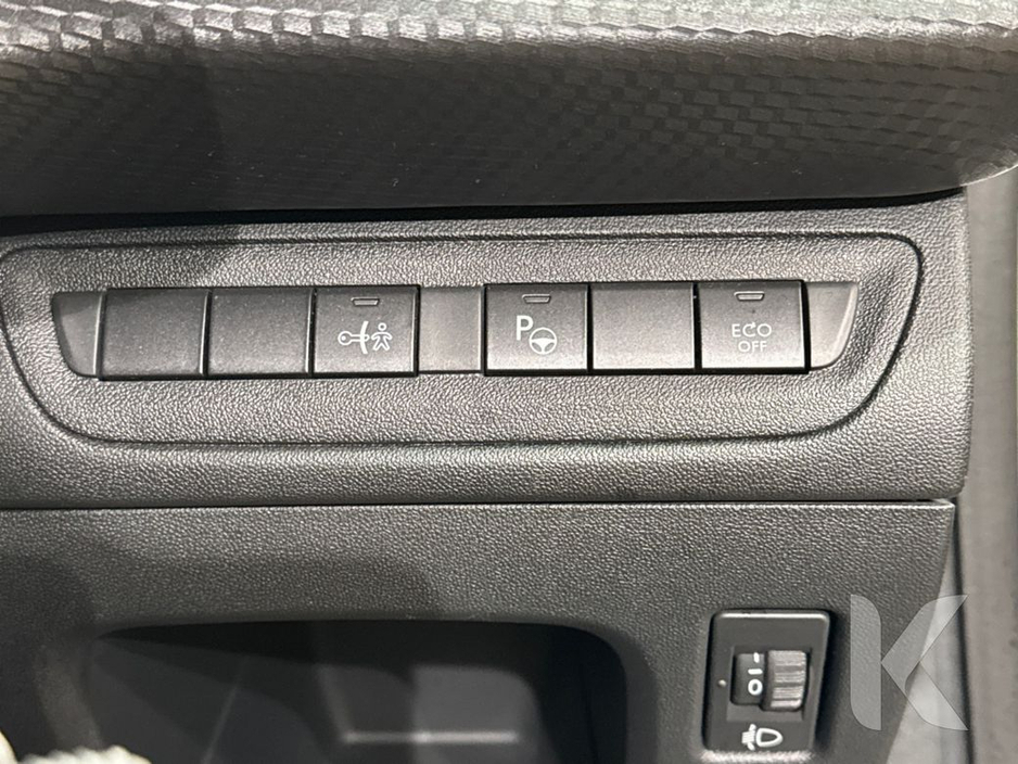 2019 Peugeot 2008 GT LINE - HALF LEATHER - FACTORY ALLOYS - CRUISE CONTROL - REAR CAMERA €15,950