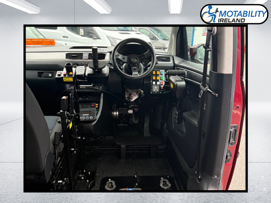 2018 Volkswagen Caddy - image 11