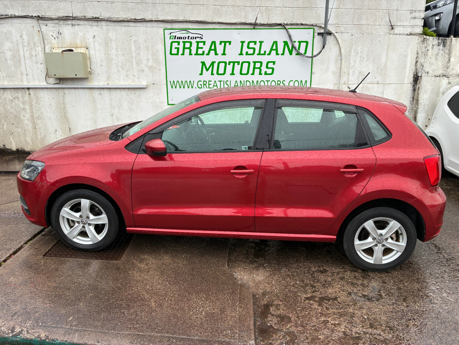 2014 Volkswagen Polo - image 2