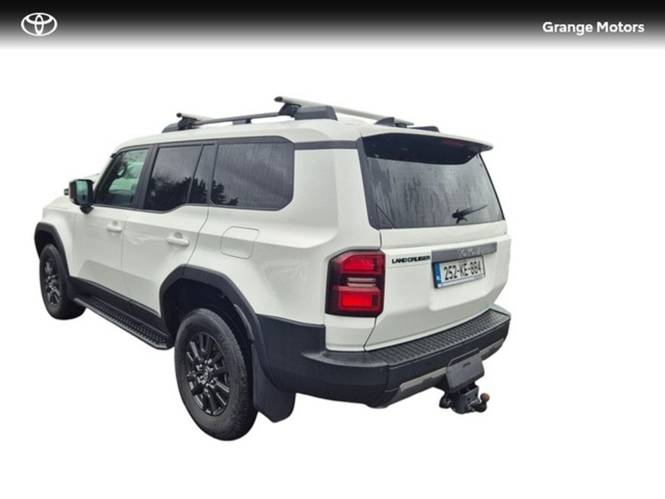 2025 Toyota Landcruiser - image 16