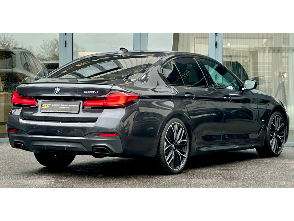 2023 BMW 5 Series ++LOW KM++ M SPORT PRO MHEV AUTO 520 D