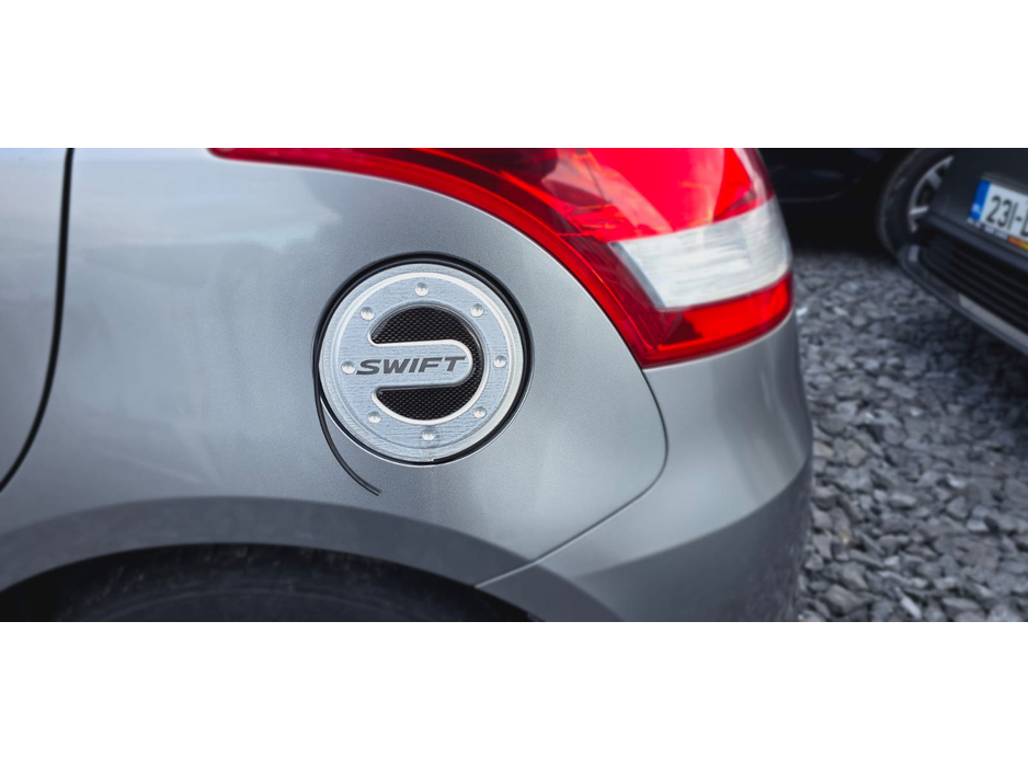 2013 Suzuki Swift - image 10