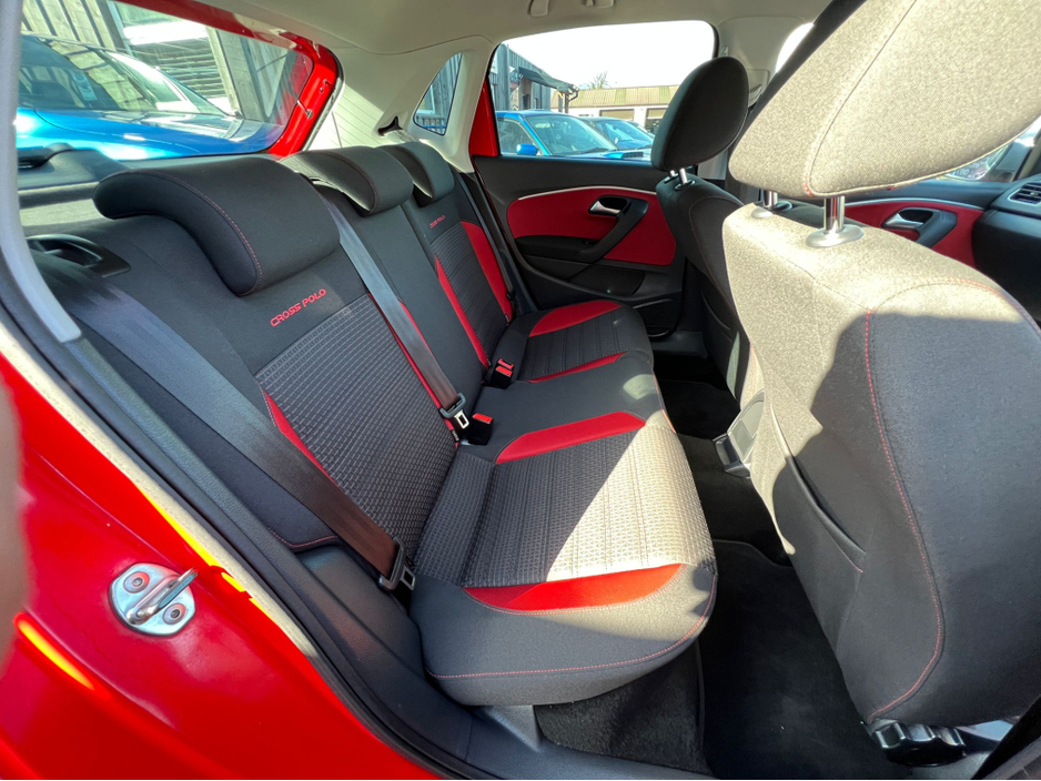 2016 Volkswagen Polo - image 10