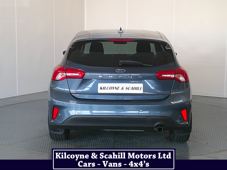 2019 Ford Focus - image 6