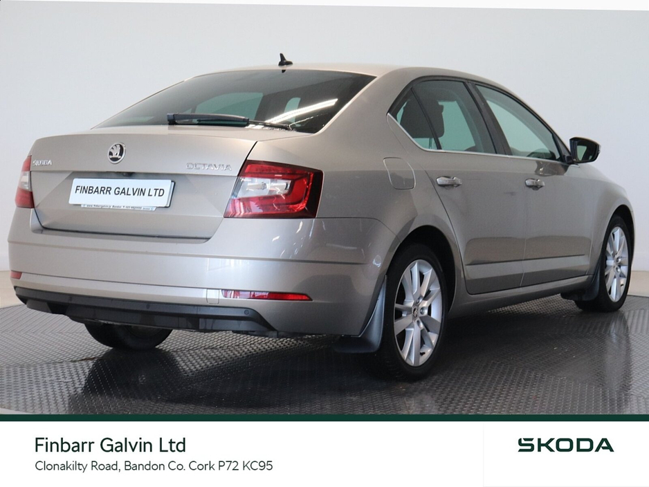 2019 Skoda Octavia - image 3