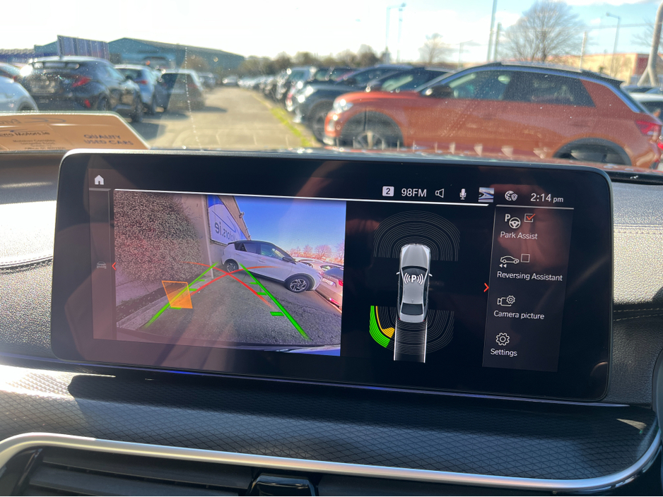 2021 BMW 5 Series - image 18