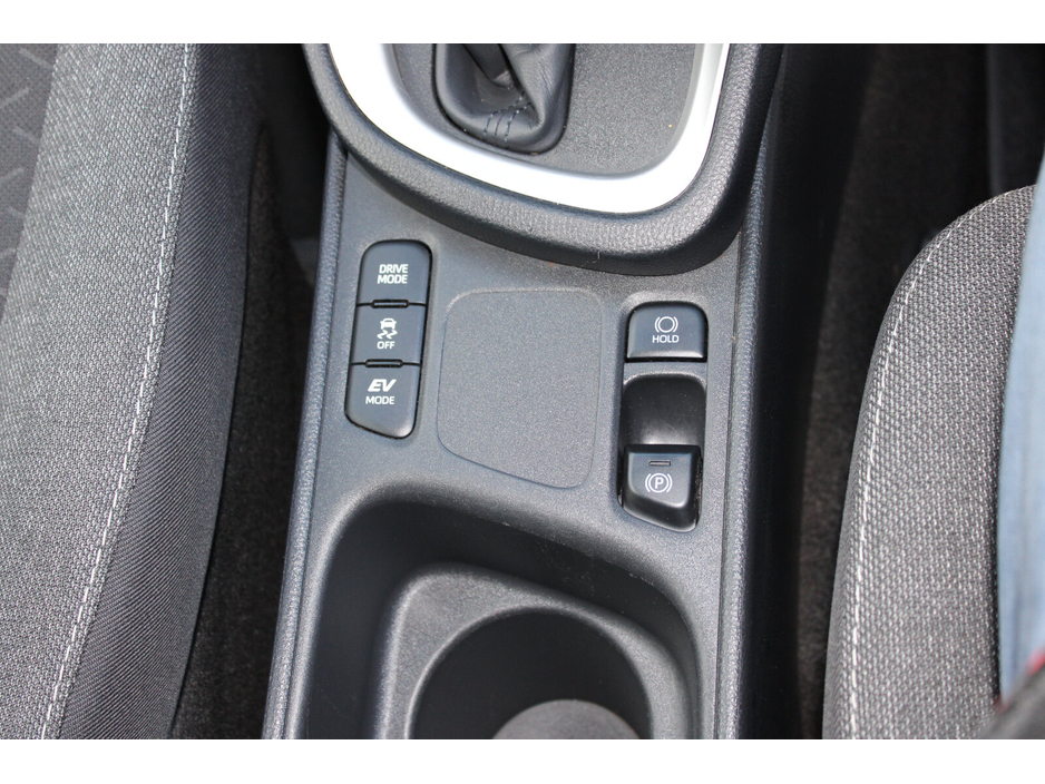 2022 Toyota Yaris Cross 1.5 Hybrid CVT Luna €23,950