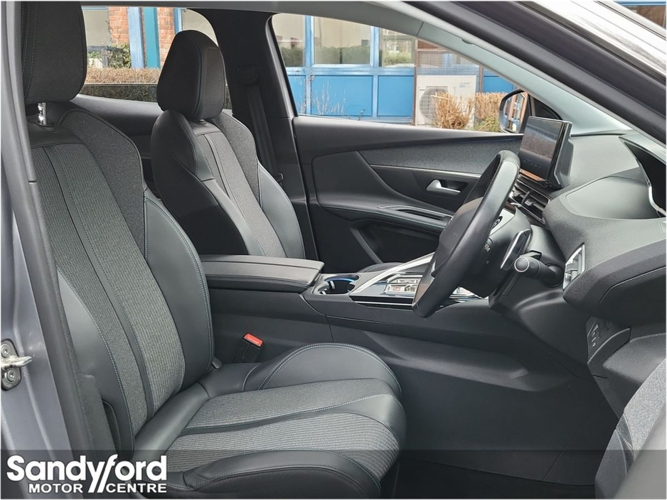 2021 Peugeot 3008 HYBRID2 PHEV 225bhp Allure €25,950