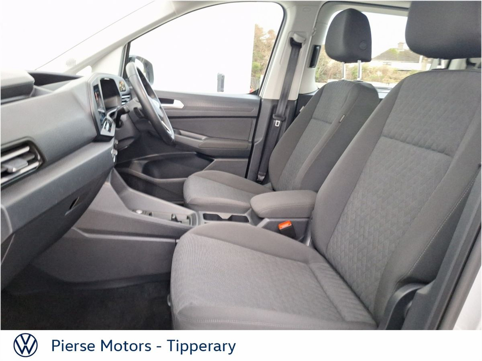 2025 Volkswagen Caddy Maxi Life - image 7