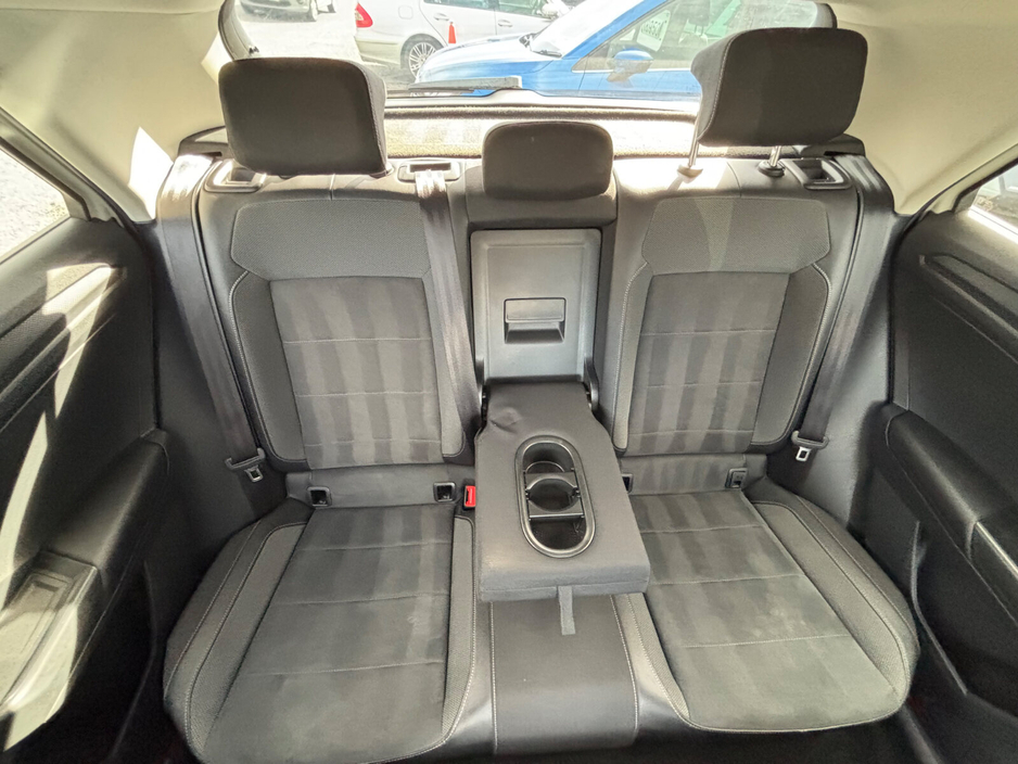 2023 Volkswagen T-Roc - image 27