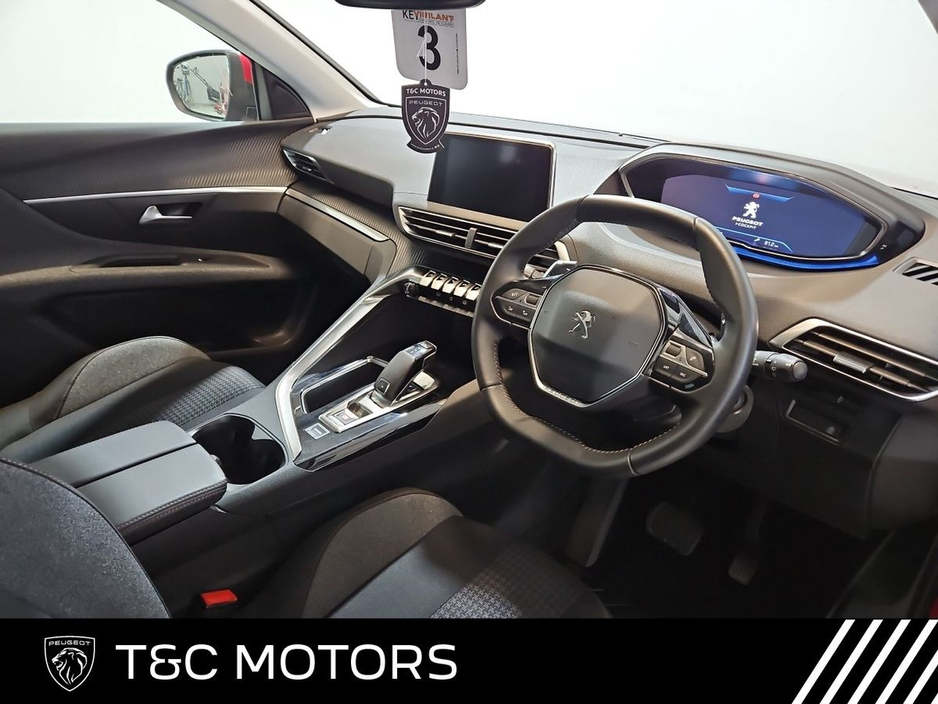 2020 Peugeot 3008 - image 6