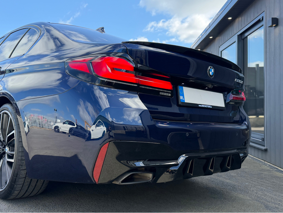 2022 BMW 5 Series - image 14