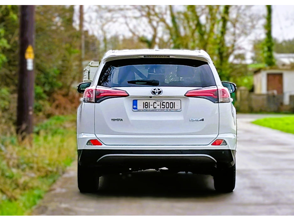 2018 Toyota Rav4 - image 4