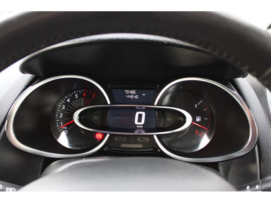 2017 Renault Clio - image 13