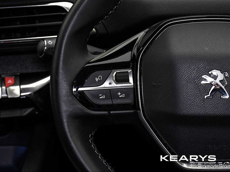 2021 Peugeot 5008 - image 18