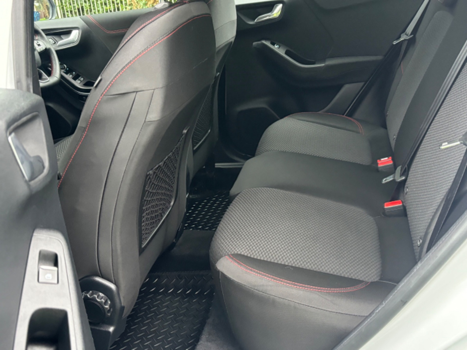 2020 Ford Puma - image 9