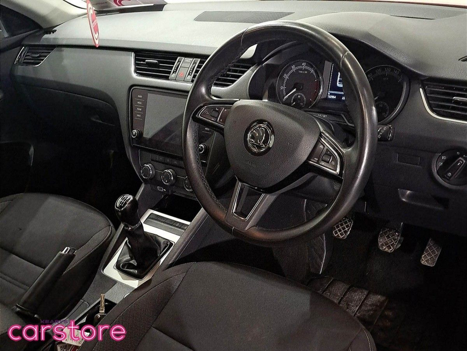 2021 Skoda Octavia - image 16