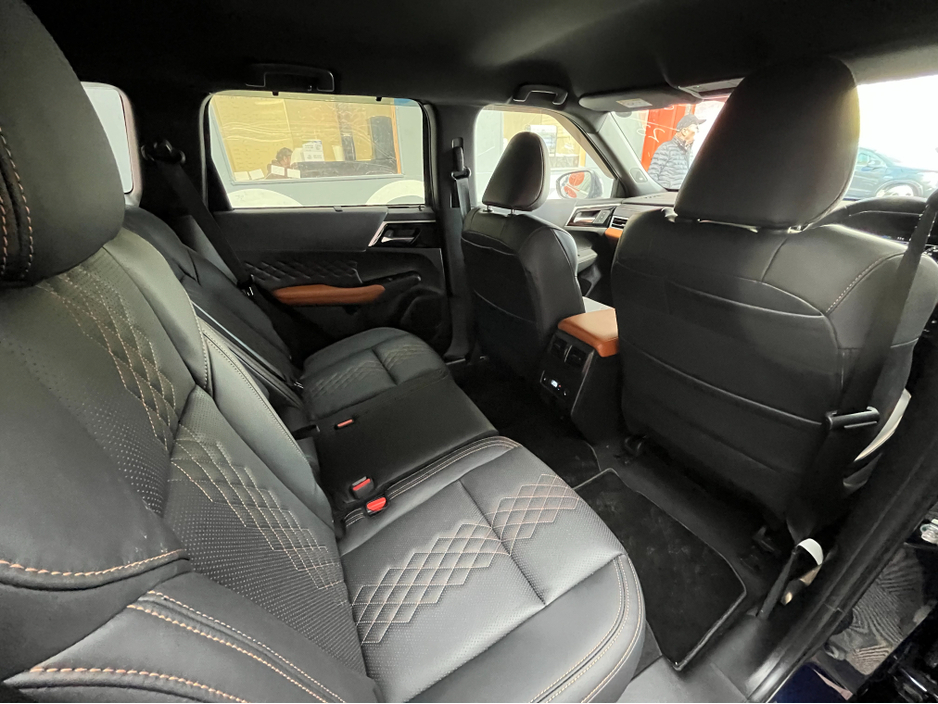 2023 Mitsubishi Outlander - image 17