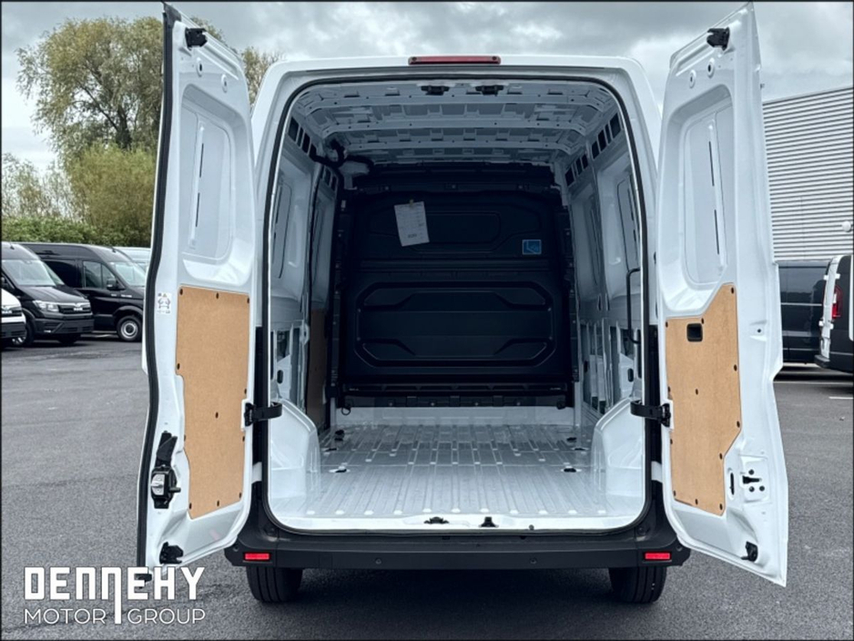 2026 Renault Master - image 14