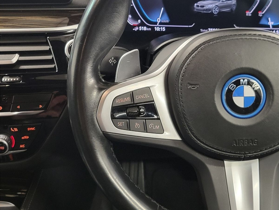 2023 BMW 5 Series - image 17