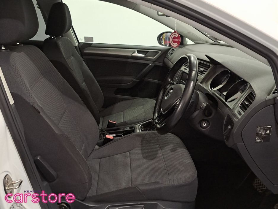 2016 Volkswagen Golf - image 12