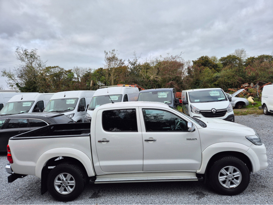 2014 Toyota Hilux - image 8