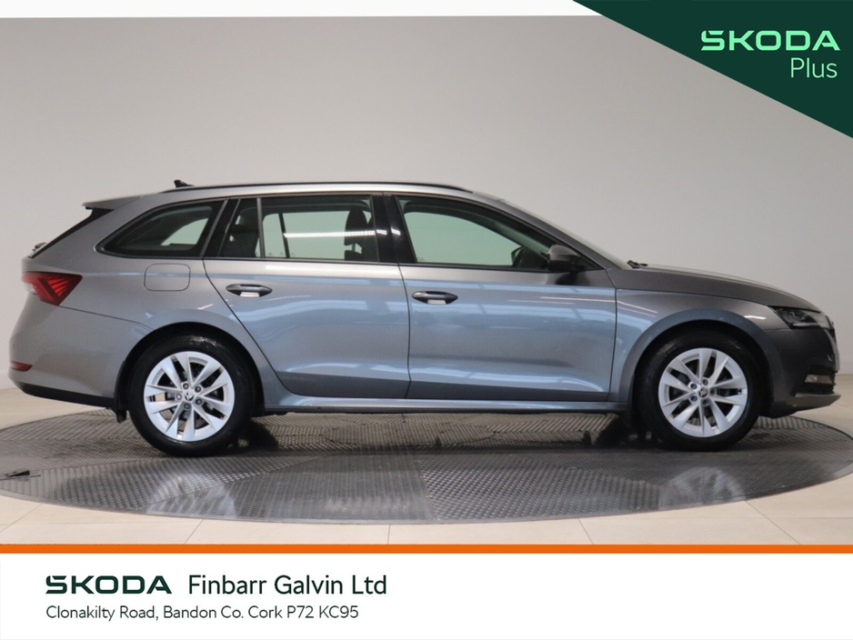 2023 Skoda Octavia - image 11